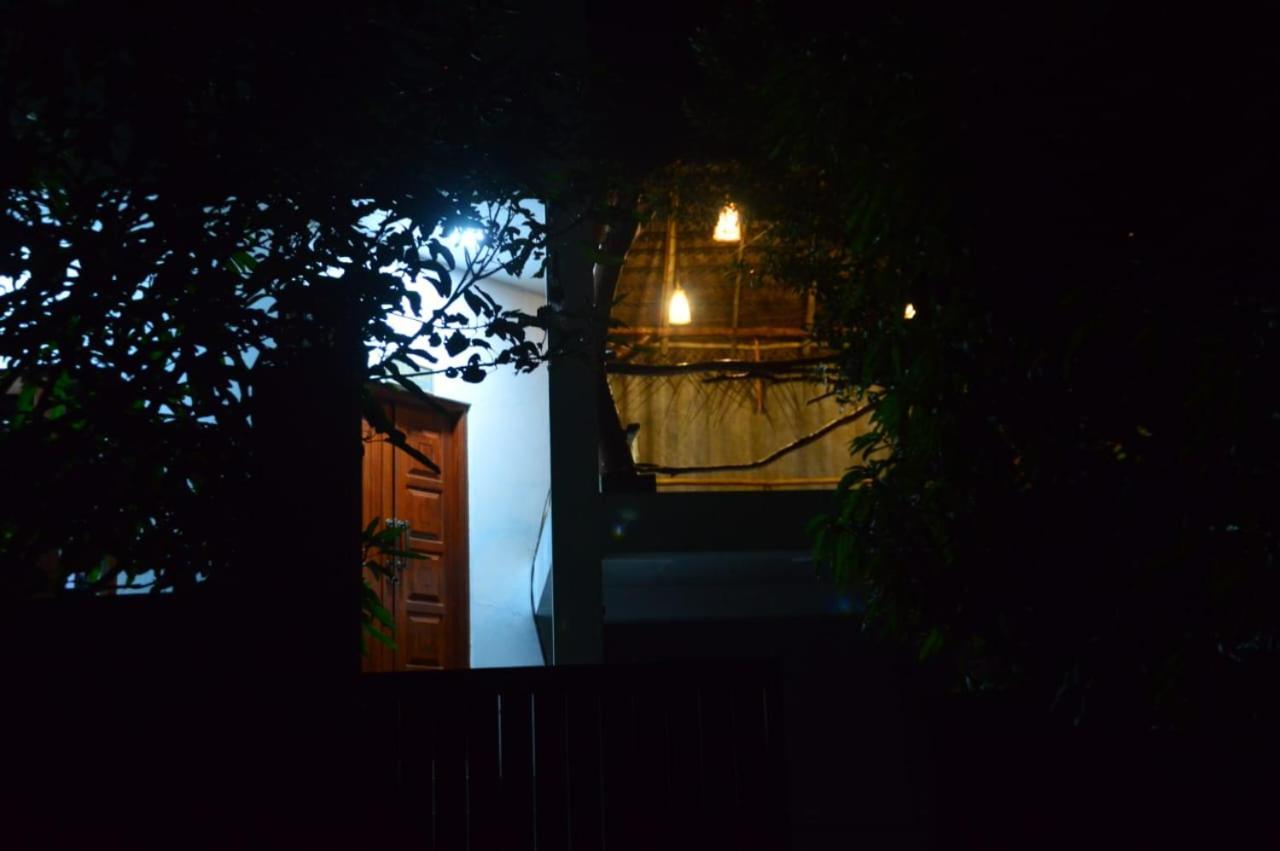 Blue Berry Villa Hikkaduwa Buitenkant foto