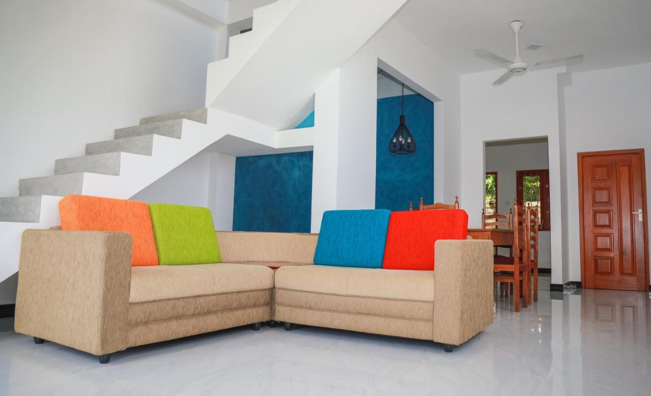Blue Berry Villa Hikkaduwa Buitenkant foto